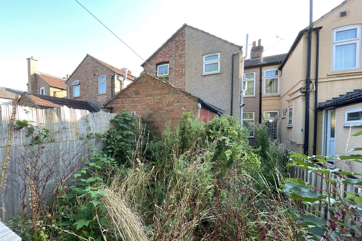 320 Bramford Road, Ipswich, Suffolk, IP1 4BB lot image - 8