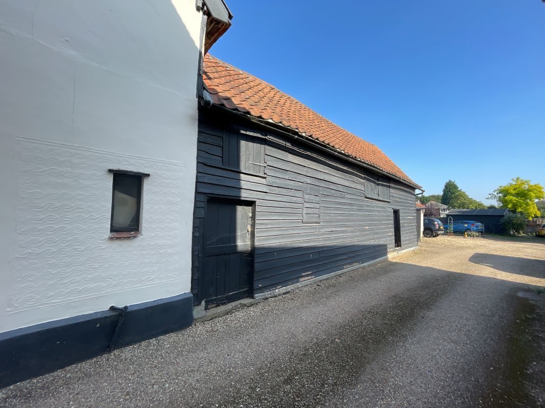 The Barn, 2 Bridge Street, Needham Market, Ipswich, Suffolk, IP6 8AG lot image - 24