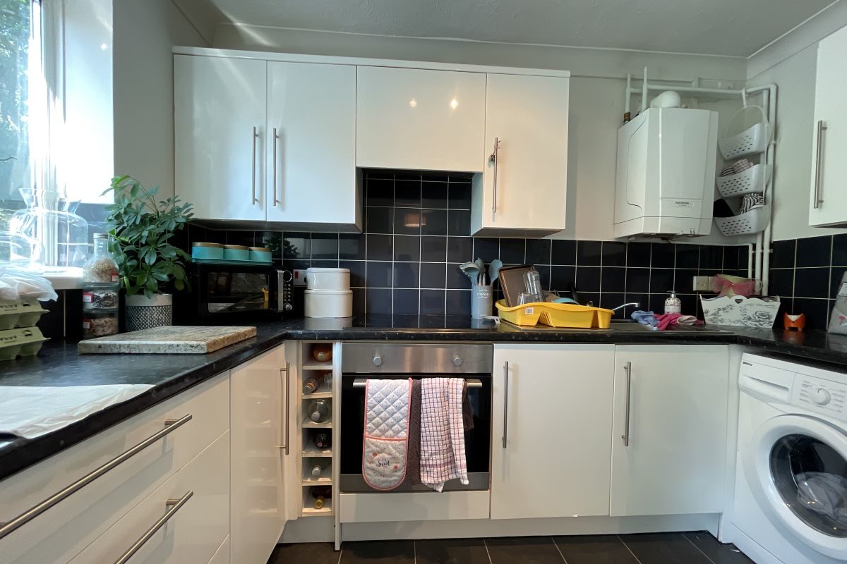 16 Morgan Court, Claydon, Ipswich, Suffolk, IP6 0AN lot image - 3