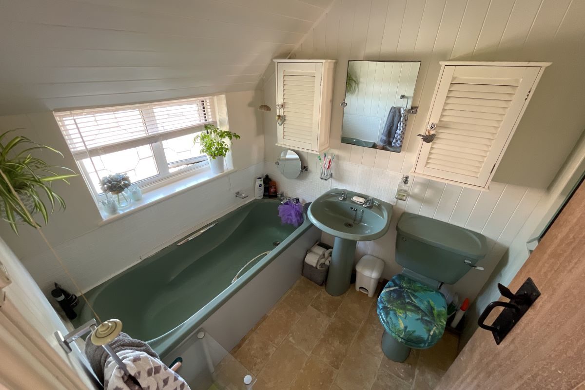 1 Station Cottages Station Road, Bentley, Ipswich, Suffolk, IP9 2DB lot image - 4