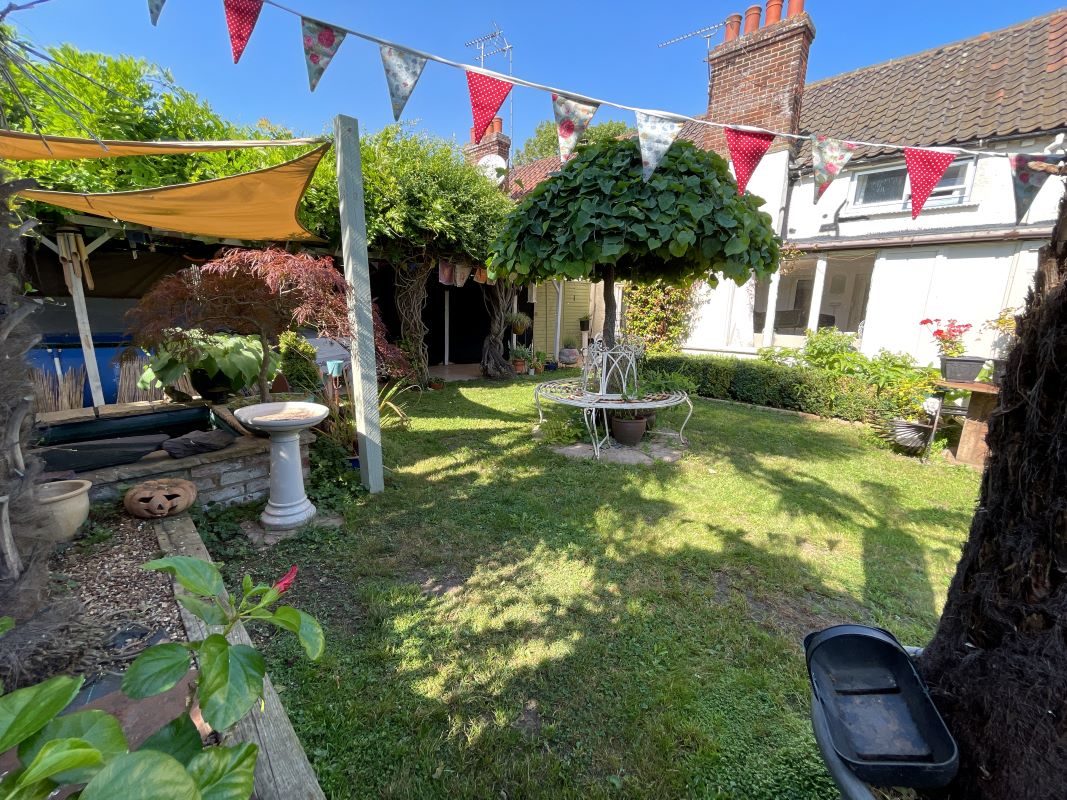 1 Station Cottages Station Road, Bentley, Ipswich, Suffolk, IP9 2DB