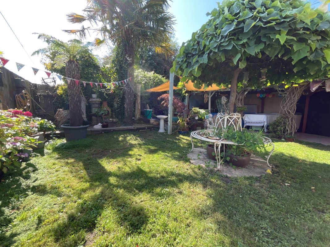 1 Station Cottages Station Road, Bentley, Ipswich, Suffolk, IP9 2DB lot image - 17