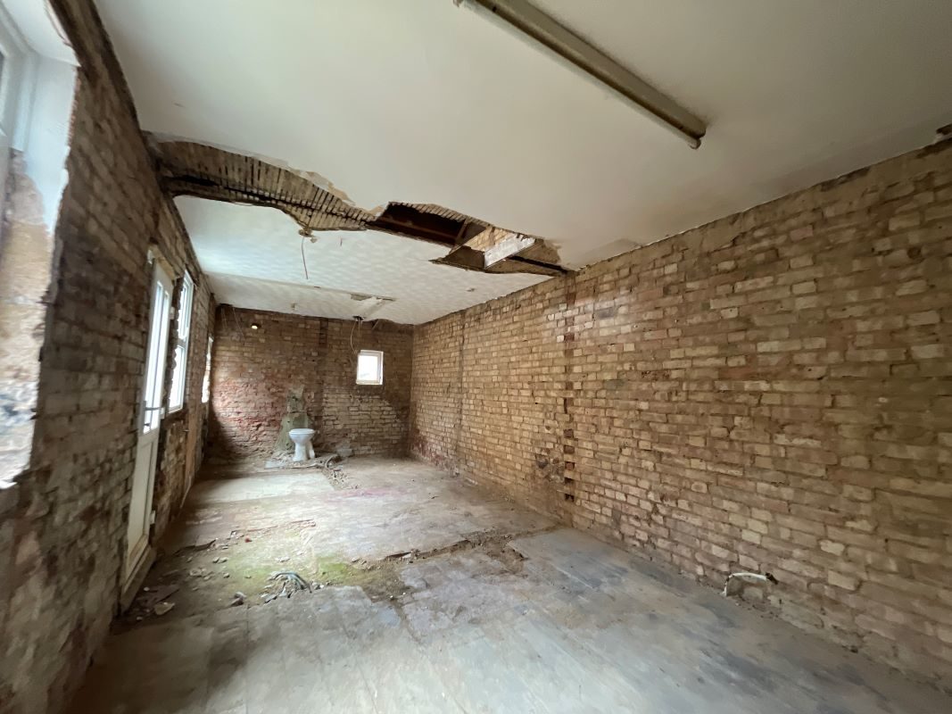 17 Foxhall Road, Ipswich, Suffolk, IP3 8JU lot image - 3