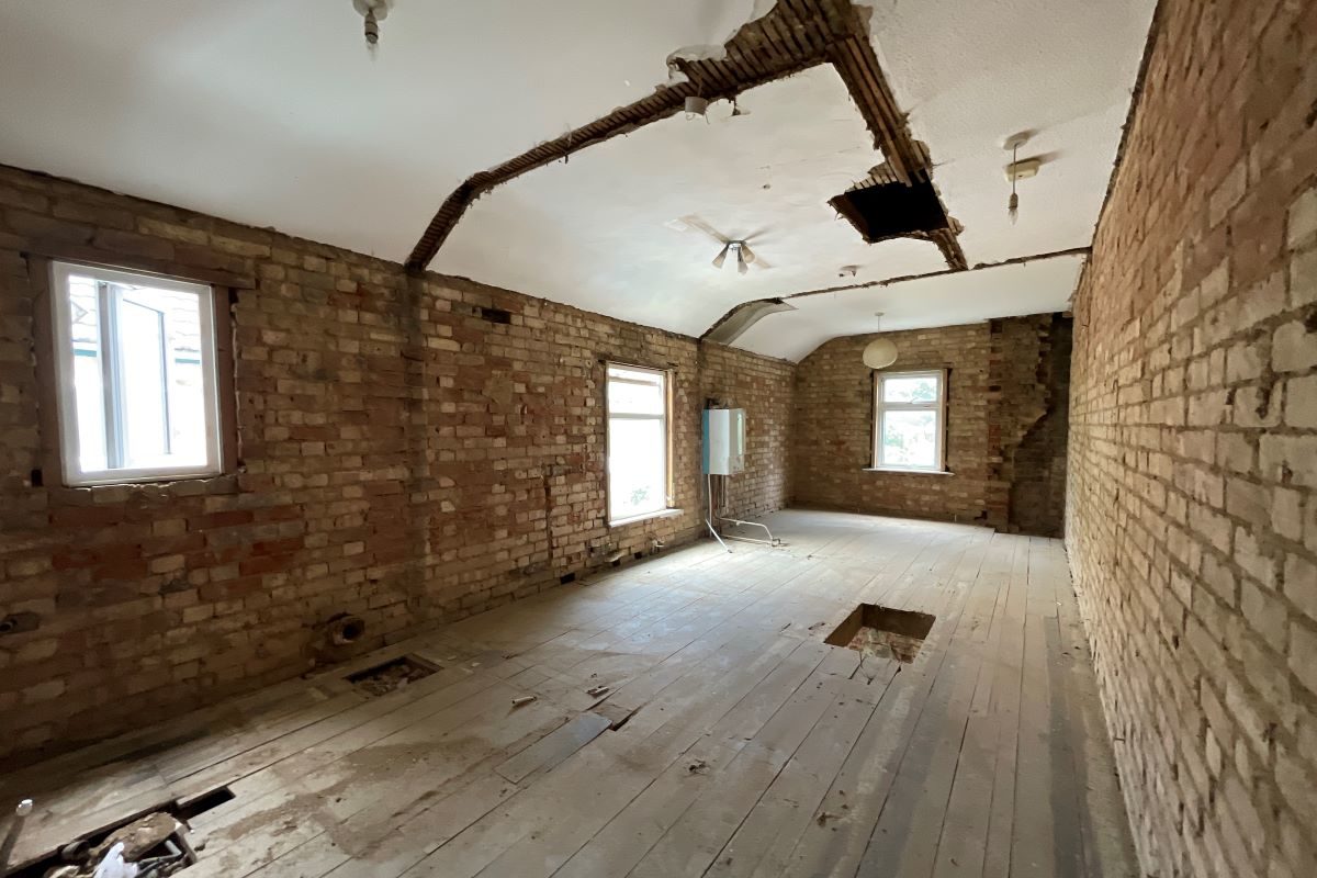 17 Foxhall Road, Ipswich, Suffolk, IP3 8JU lot image - 5