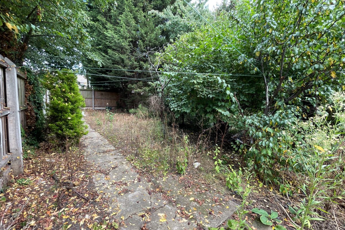 17 Foxhall Road, Ipswich, Suffolk, IP3 8JU lot image - 8