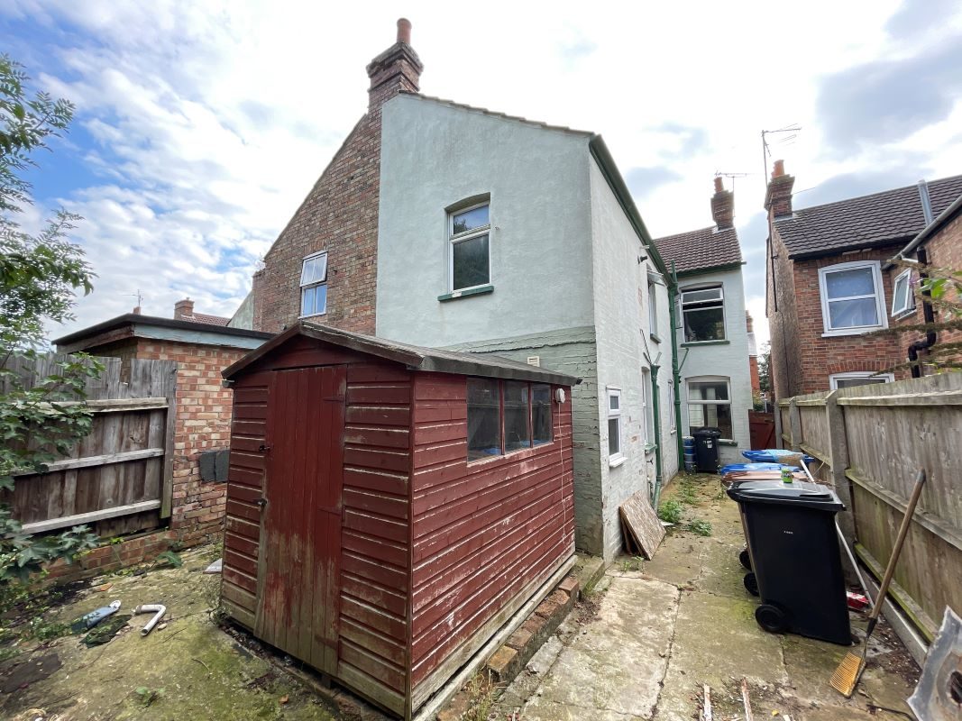 17 Foxhall Road, Ipswich, Suffolk, IP3 8JU lot image - 9