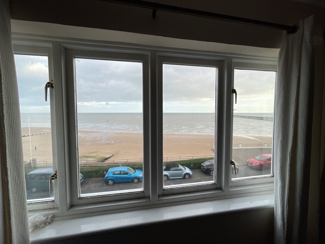 Flat 3, 37 The Parade, Walton on the Naze, Essex, CO14 8AP lot image - 9