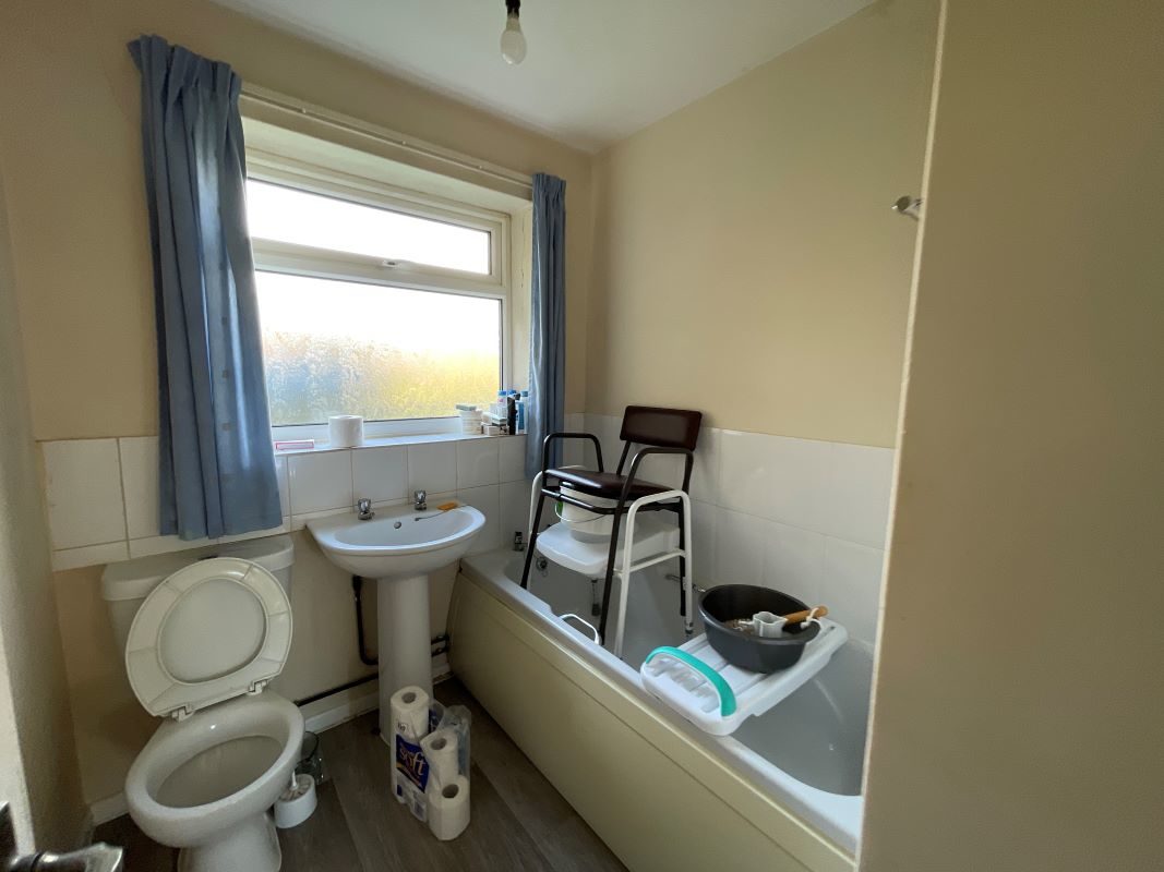 Brook Bungalow, Brook Street, Great Bromley, Colchester, Essex, CO7 7HX lot image - 6