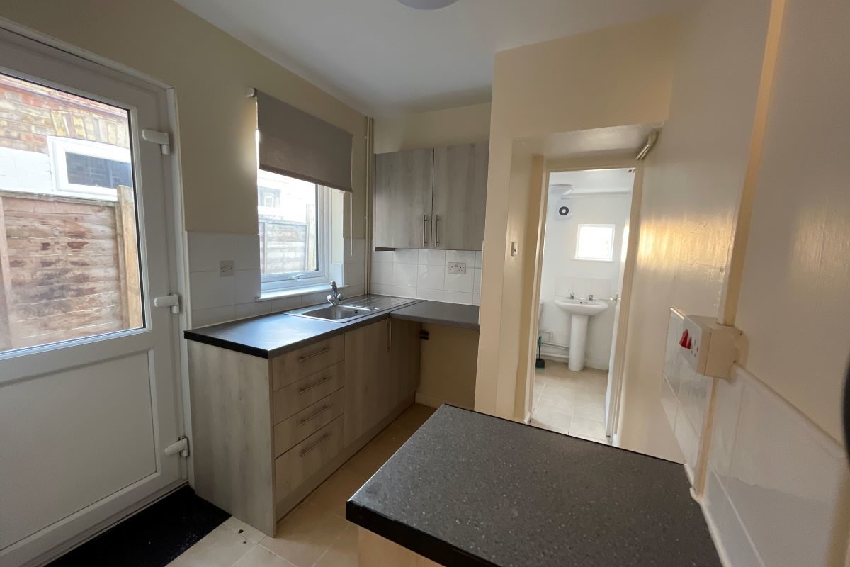 4 Bradley Street, Ipswich, Suffolk, IP2 8DU lot image - 2