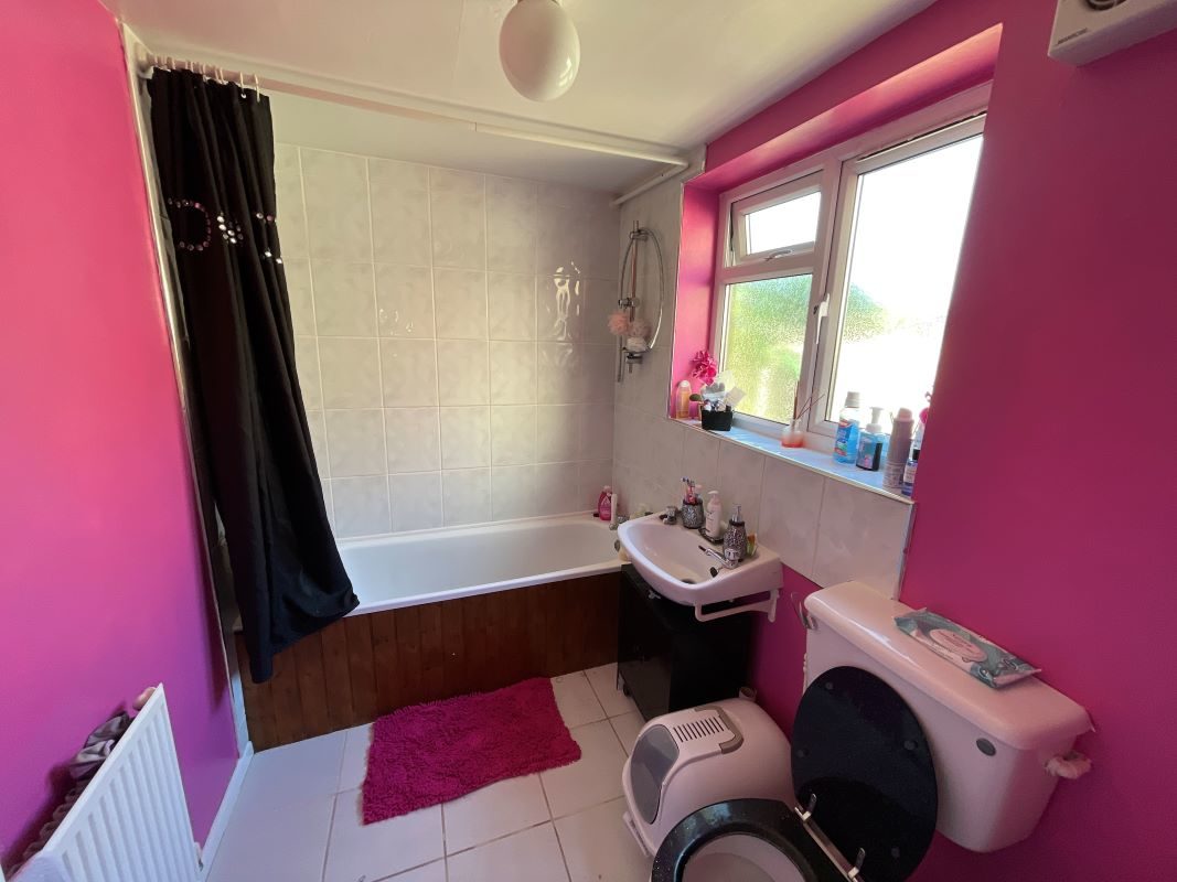 465 Bramford Road, Ipswich, Suffolk, IP1 5AU lot image - 5