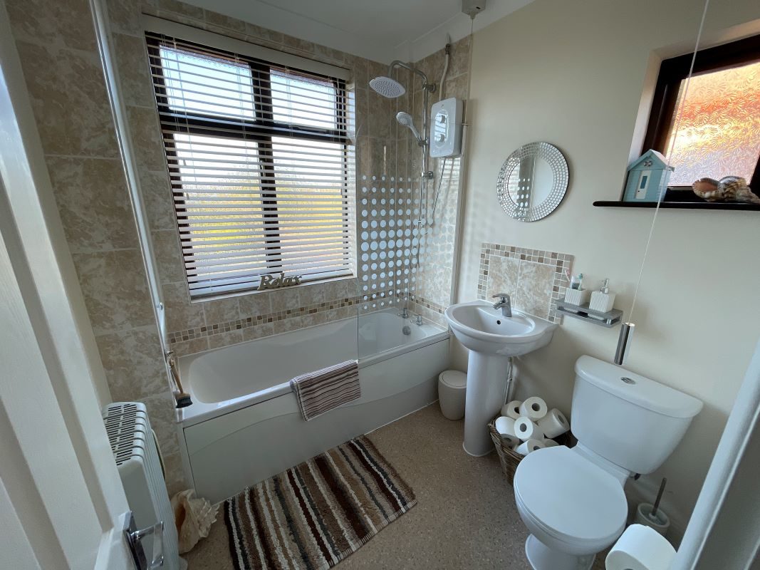 36 Bernard Crescent, Ipswich, Suffolk, IP3 9LJ lot image - 4