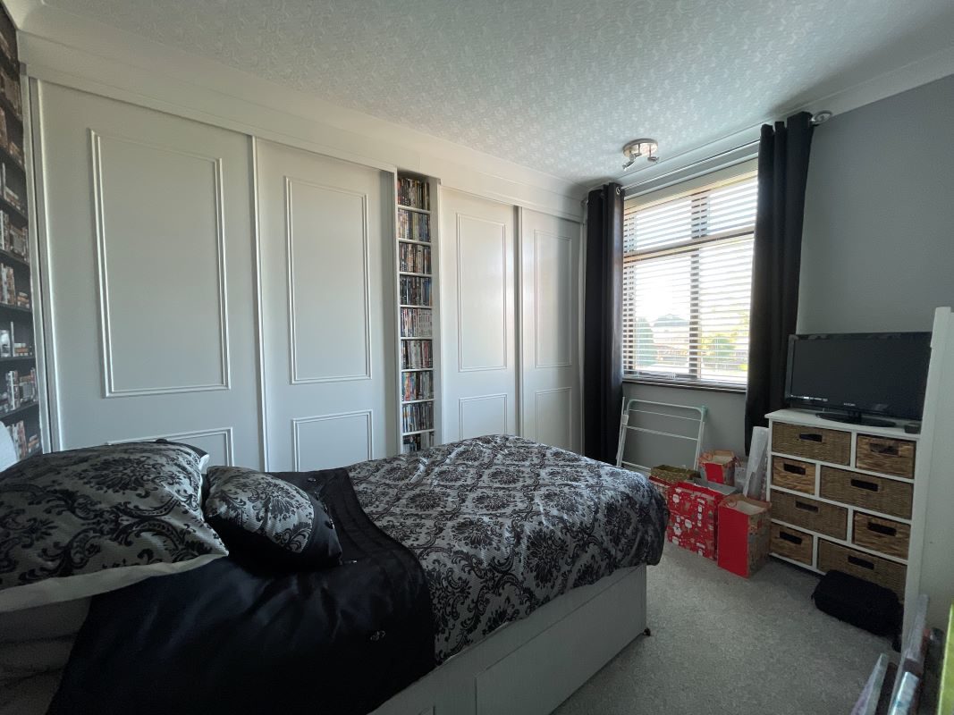 36 Bernard Crescent, Ipswich, Suffolk, IP3 9LJ lot image - 5