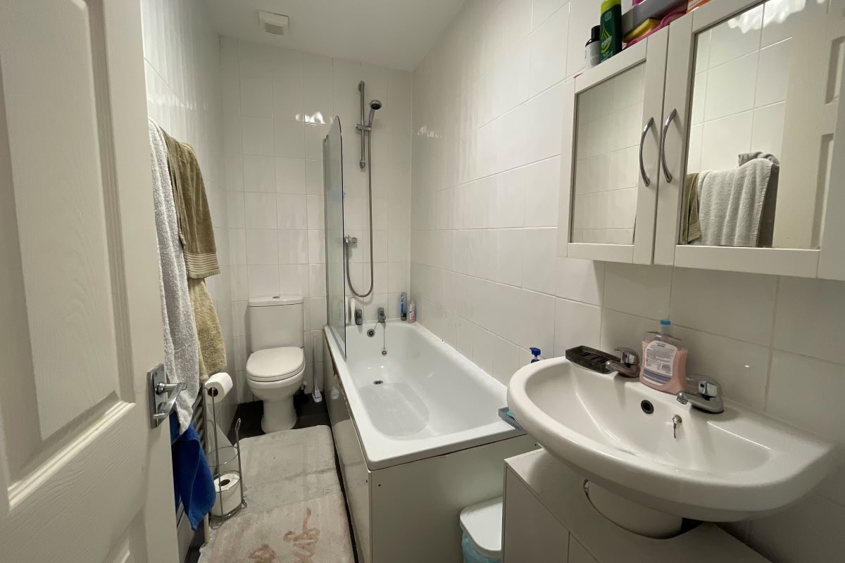 37 Felixstowe Road, Ipswich, Suffolk, IP3 8DX lot image - 7