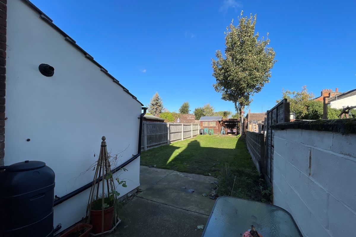 37 Felixstowe Road, Ipswich, Suffolk, IP3 8DX lot image - 13