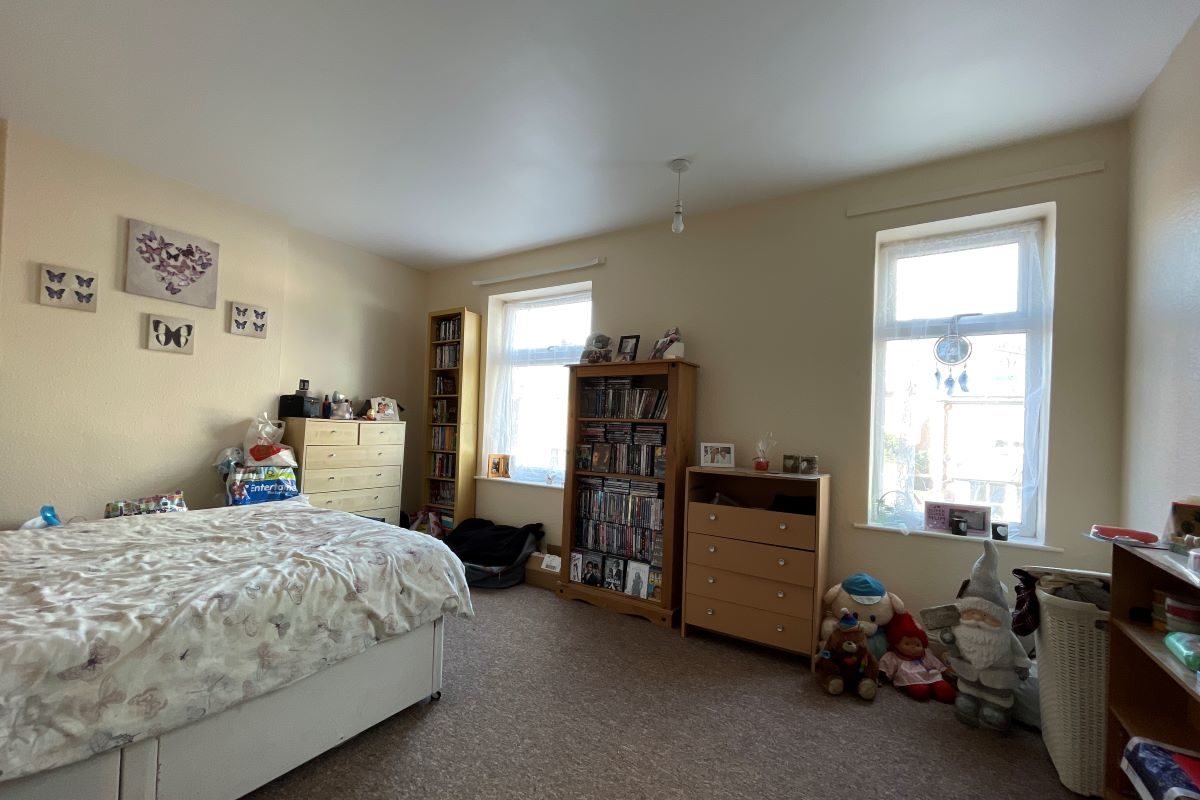 65 Cornwall Road, Felixstowe, Suffolk, IP11 9AQ lot image - 9