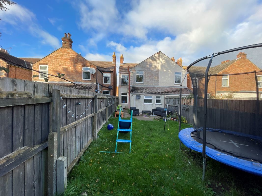 65 Cornwall Road, Felixstowe, Suffolk, IP11 9AQ lot image - 11