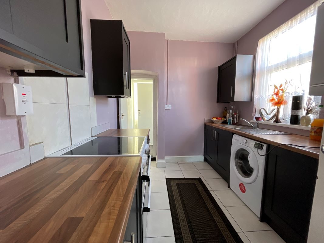 179 Bramford Road, Ipswich, Suffolk, IP1 4AA lot image - 4