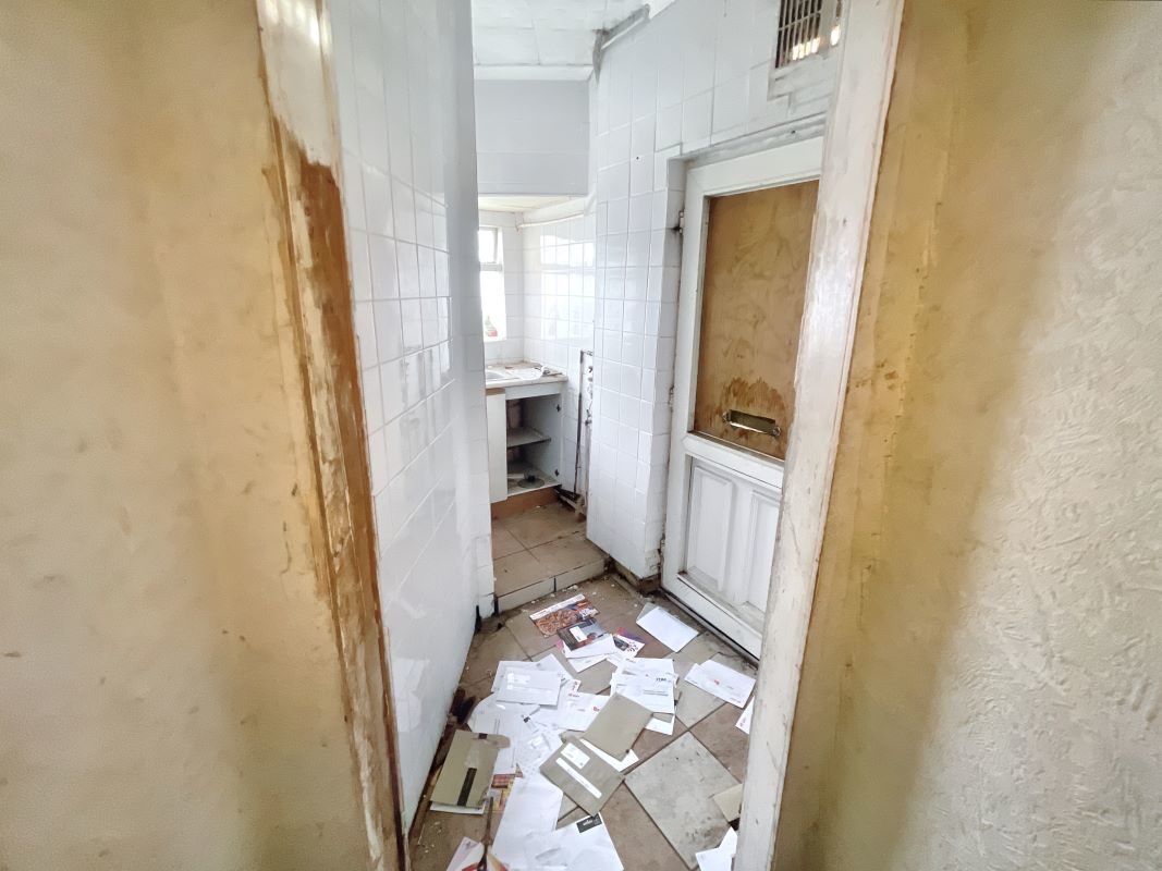 21A Grimwade Street, Ipswich, Suffolk, IP4 1LS lot image - 8