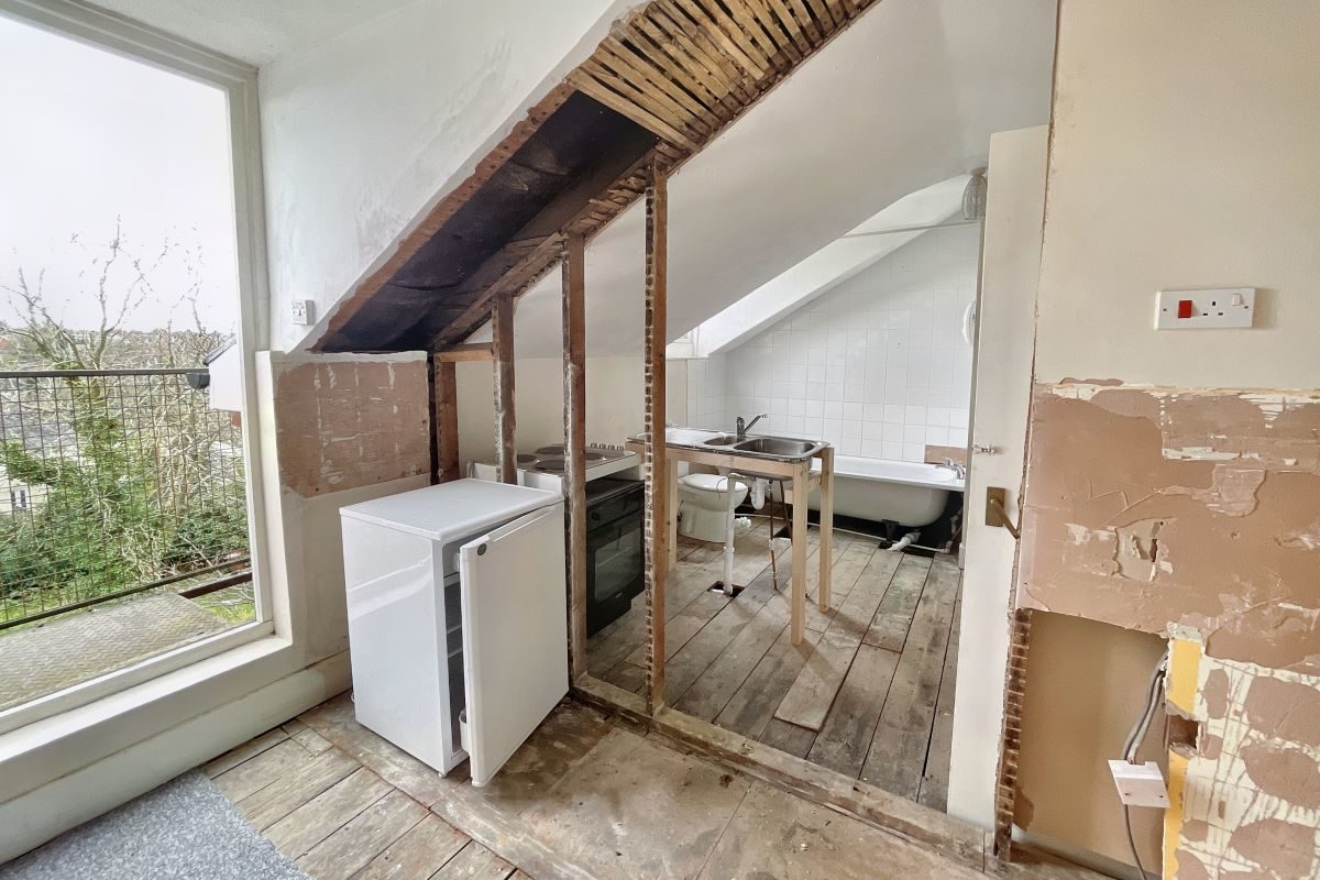 Second Floor Flat, 92 Christchurch Street, Ipswich, Suffolk, IP4 2DE lot image - 5