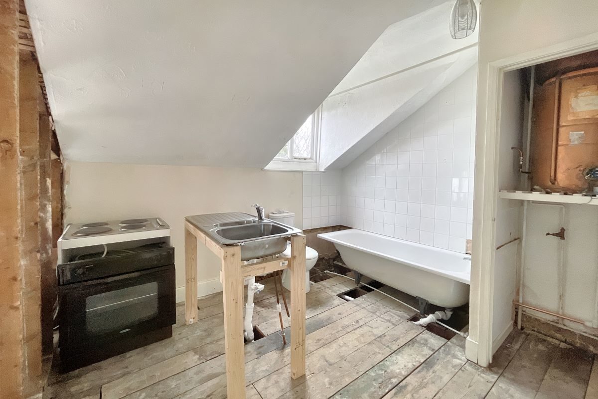 Second Floor Flat, 92 Christchurch Street, Ipswich, Suffolk, IP4 2DE lot image - 7