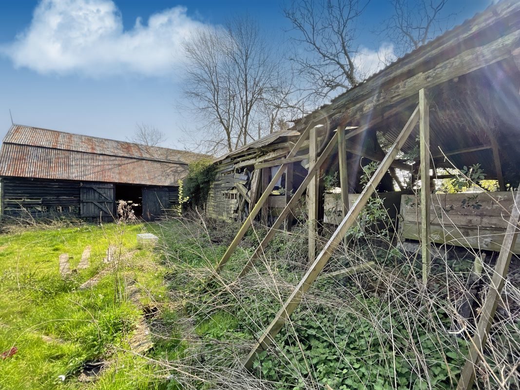 Butts Green Barn, Butts Green, Clavering, Saffron Walden, Essex, CB11 4RT lot image - 2