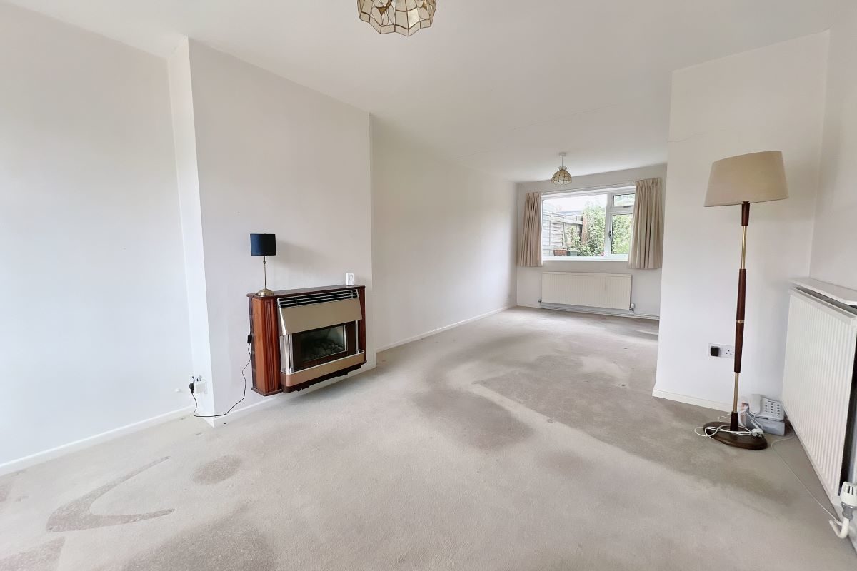 11 Karen Close, Ipswich, Suffolk, IP1 4LP lot image - 2