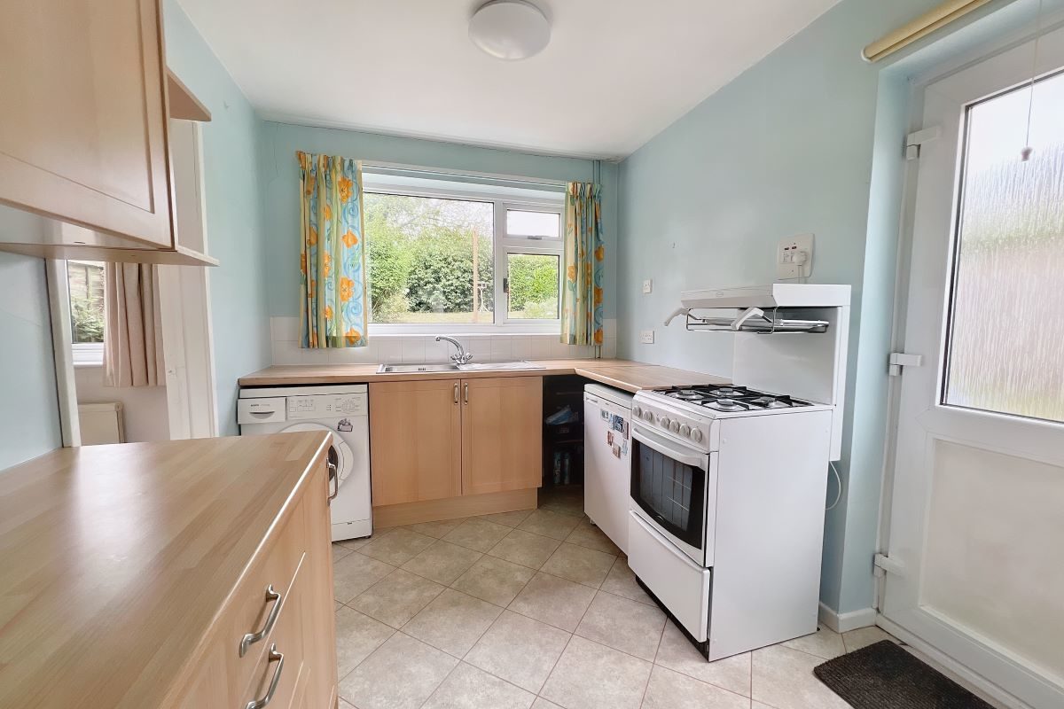 11 Karen Close, Ipswich, Suffolk, IP1 4LP lot image - 4