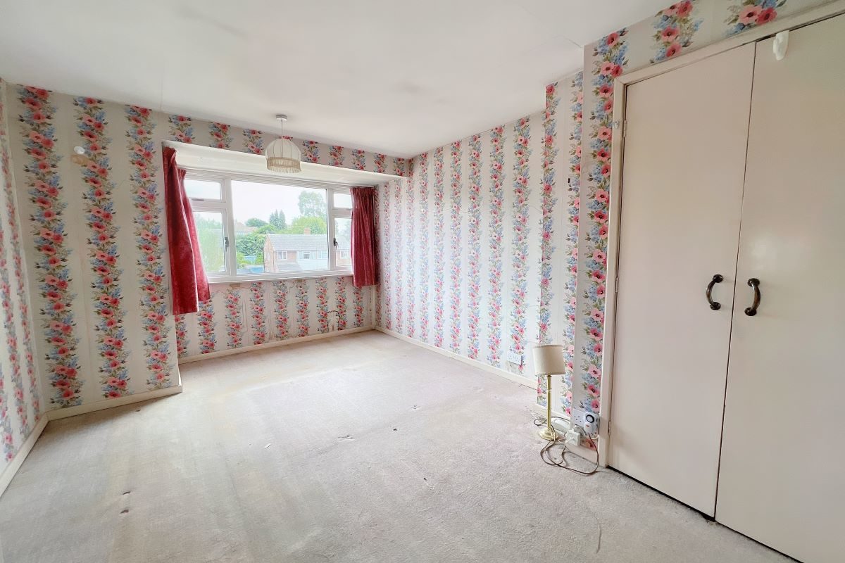 11 Karen Close, Ipswich, Suffolk, IP1 4LP lot image - 7