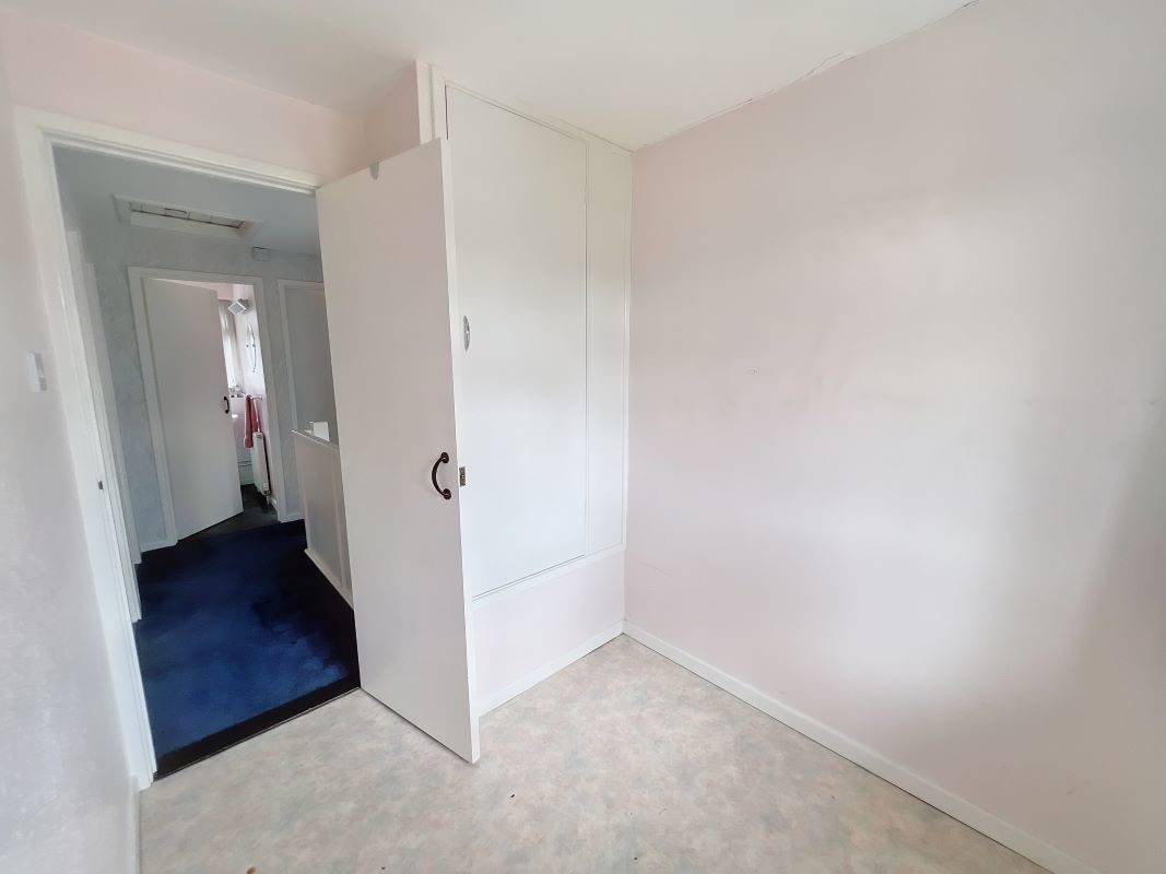 11 Karen Close, Ipswich, Suffolk, IP1 4LP lot image - 9