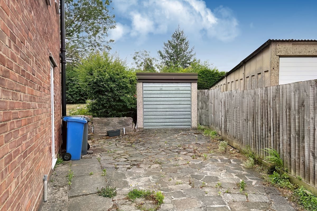 11 Karen Close, Ipswich, Suffolk, IP1 4LP lot image - 14