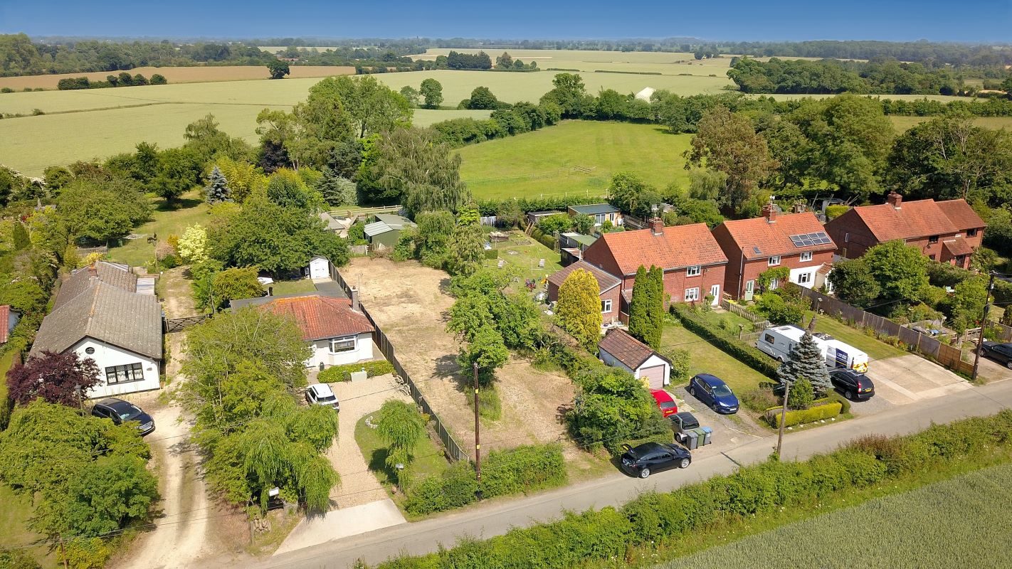 Plot adjacent to The Willows, Owls Green, Dennington, Woodbridge, Suffolk, IP13 8BY lot image - 1