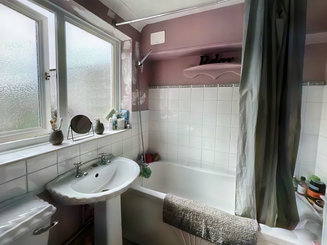 74 Primrose Hill, Haverhill, Suffolk, CB9 9LS lot image - 4