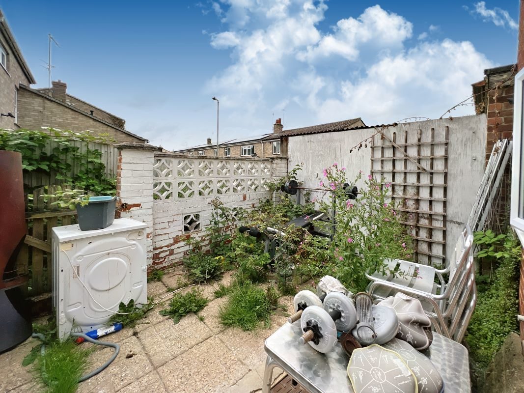 74 Primrose Hill, Haverhill, Suffolk, CB9 9LS lot image - 8