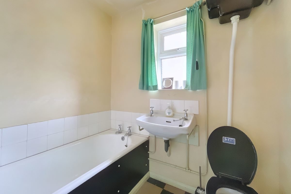 37 Highfields, Great Yeldham, Halstead, Essex, CO9 4QQ lot image - 5