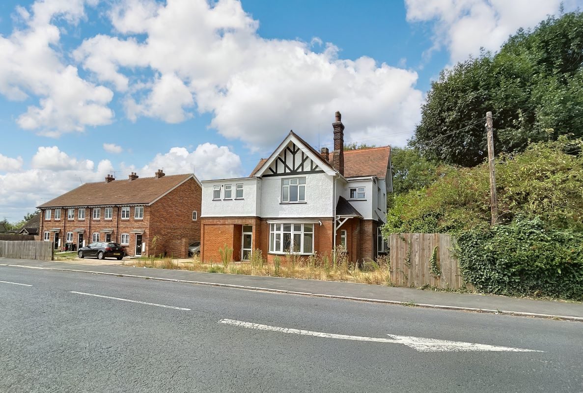 Springmead, Ladysmith Avenue, Brightlingsea, Colchester, Essex, CO7 0JD lot image - 1