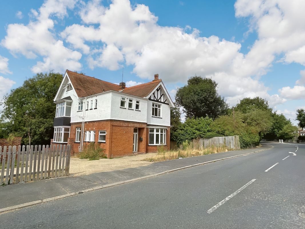 Springmead, Ladysmith Avenue, Brightlingsea, Colchester, Essex, CO7 0JD lot image - 3