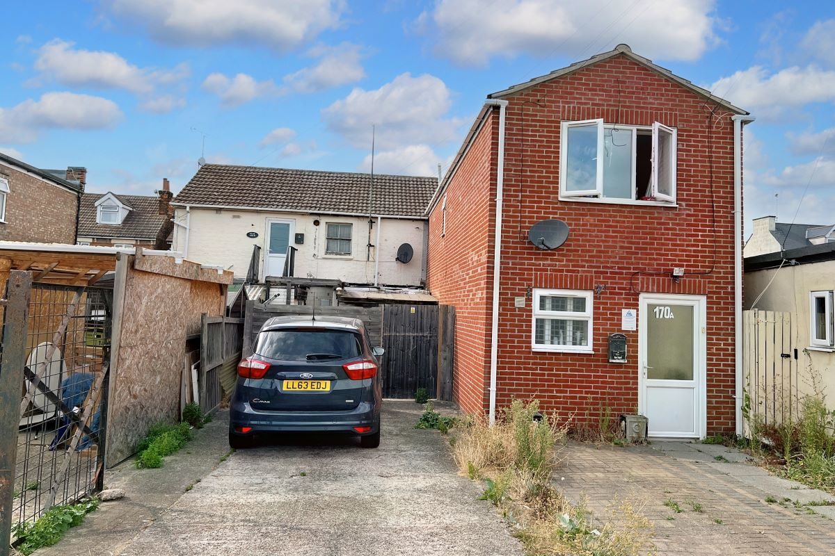 168 Old Road, Clacton-on-Sea, Essex, CO15 3AY lot image - 9