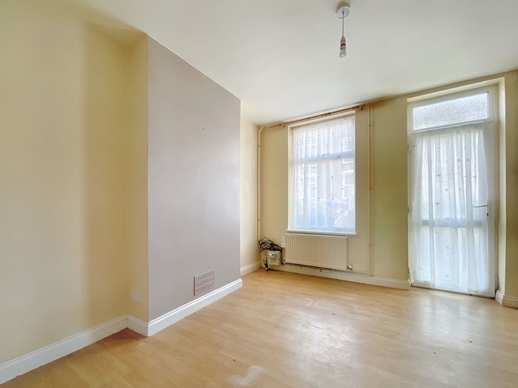 77 Finchley Road, Ipswich, Suffolk, IP4 2HS lot image - 2