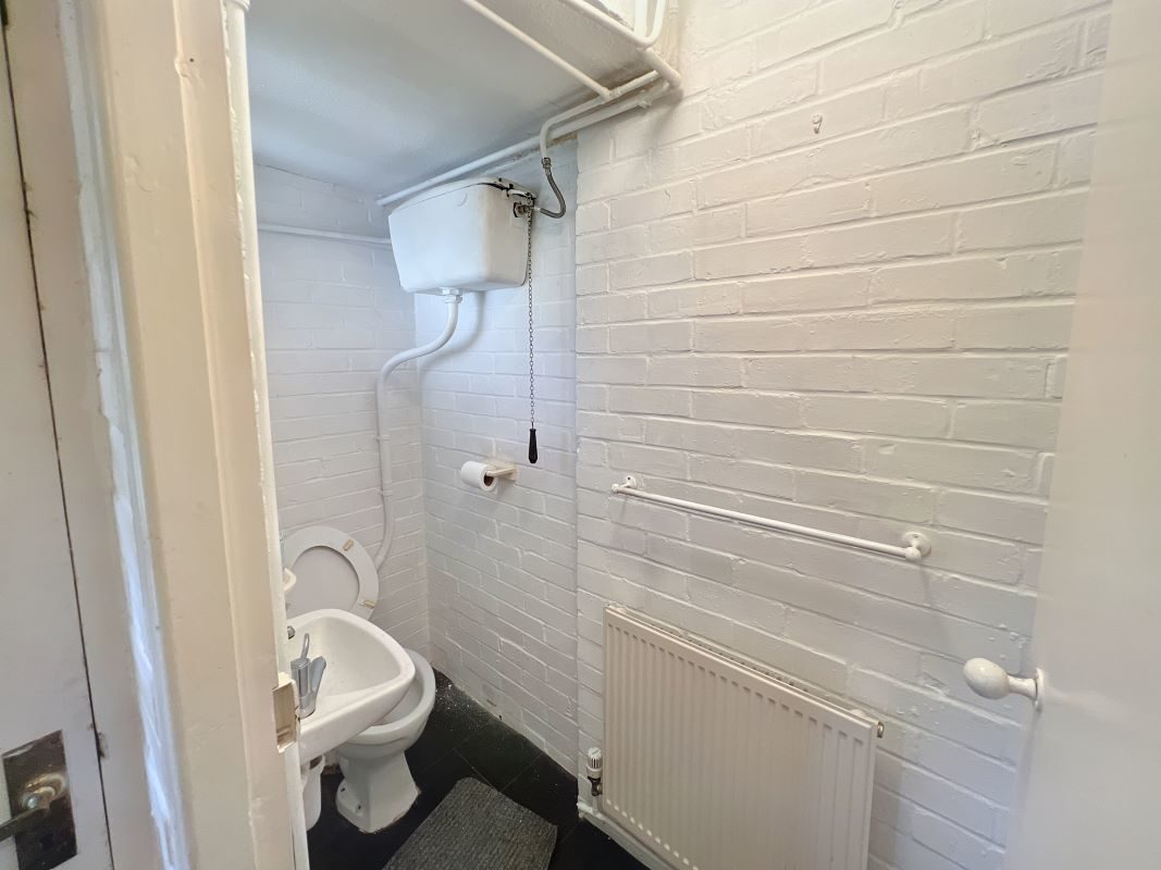 34 Yeoman Crescent, Hadleigh, Ipswich, Suffolk, IP7 5HP lot image - 9