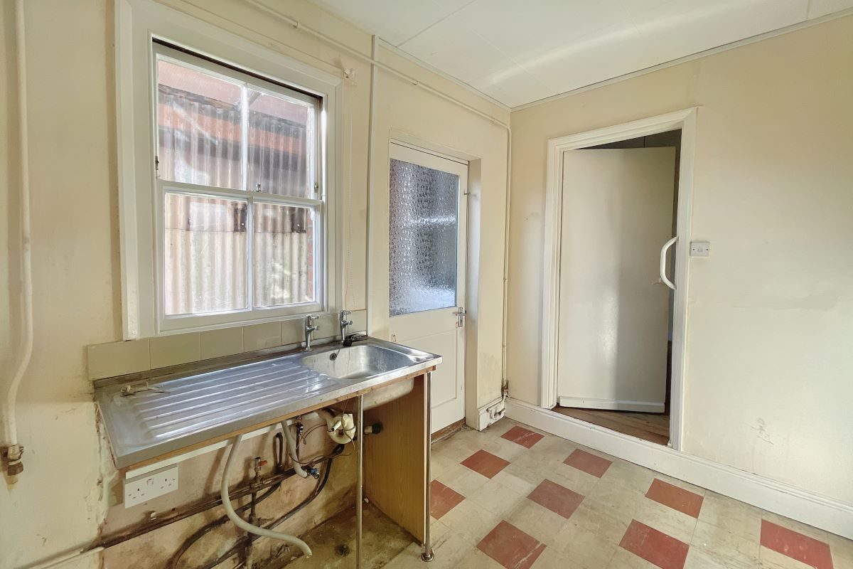 64 Surbiton Road, Ipswich, Suffolk, IP1 4AX lot image - 4