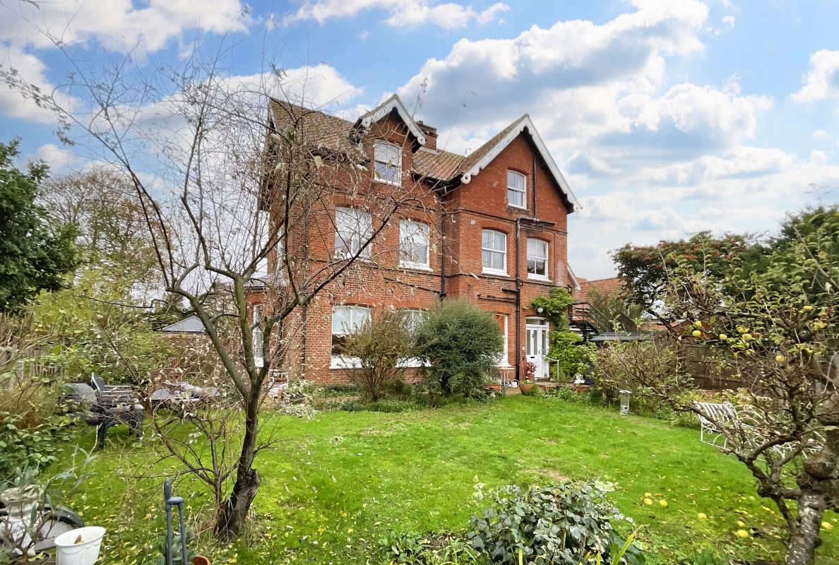East House, Brown Acres, Church Close, Aldeburgh, Suffolk, IP15 5DY lot image - 0