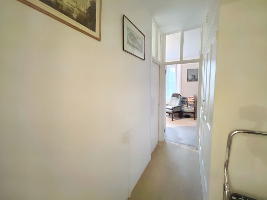 East House, Brown Acres, Church Close, Aldeburgh, Suffolk, IP15 5DY lot image - 6