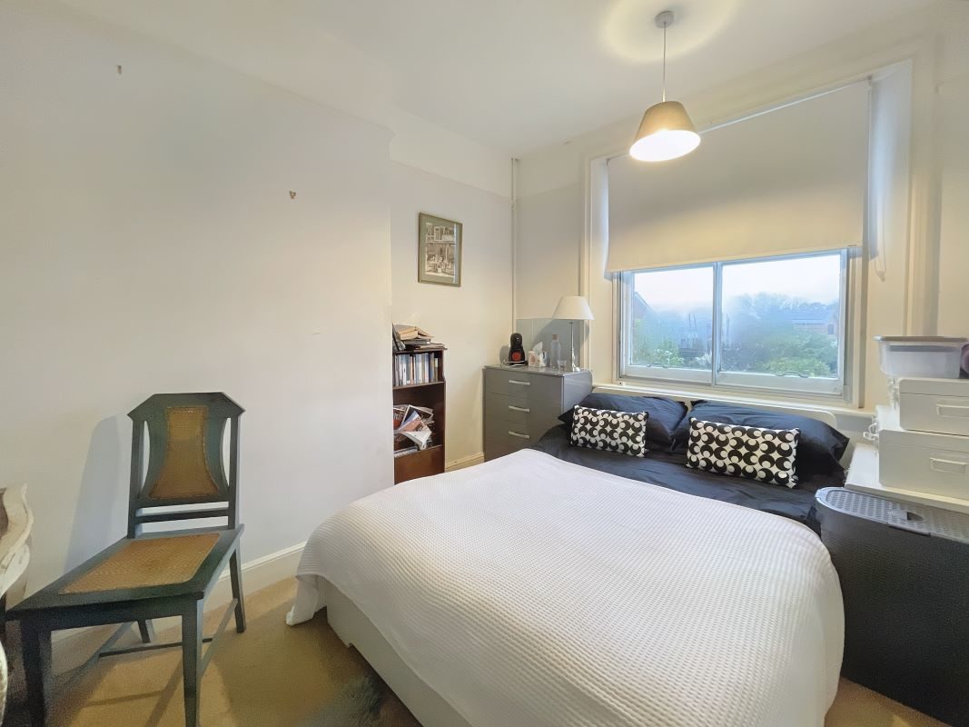 East House, Brown Acres, Church Close, Aldeburgh, Suffolk, IP15 5DY lot image - 8