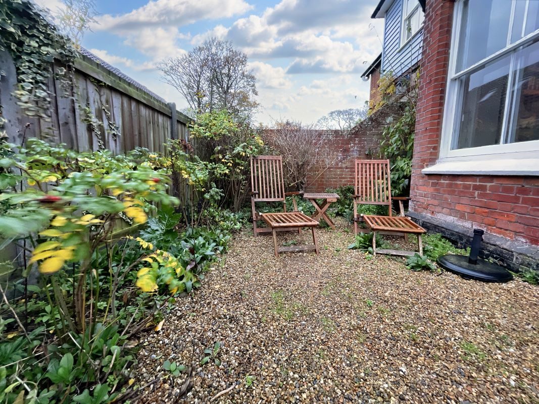 East House, Brown Acres, Church Close, Aldeburgh, Suffolk, IP15 5DY lot image - 14