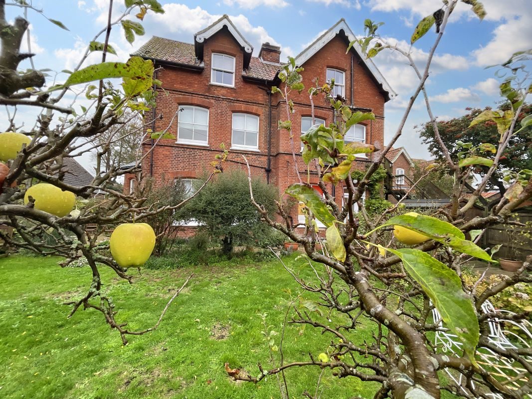 East House, Brown Acres, Church Close, Aldeburgh, Suffolk, IP15 5DY lot image - 17