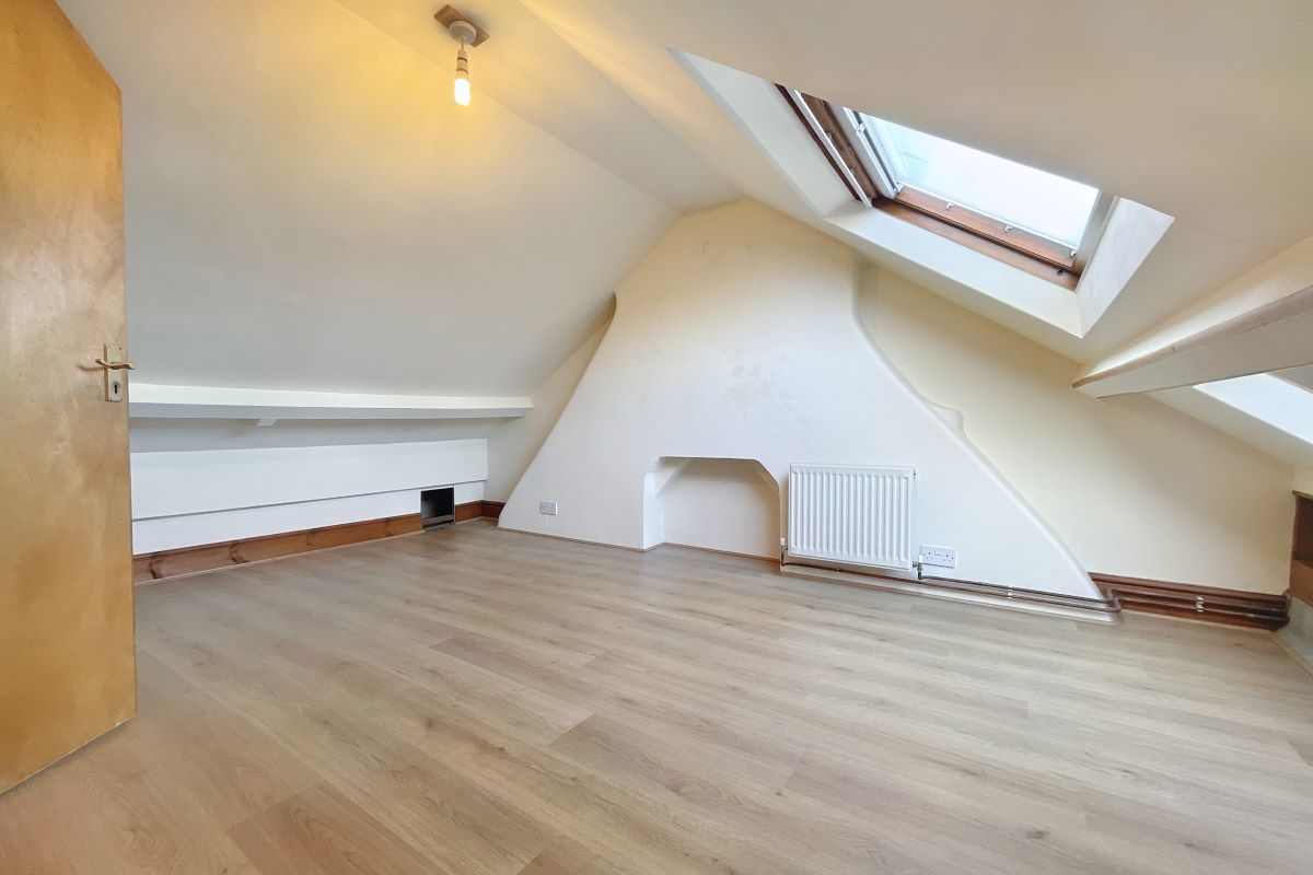 1 Foxhall Road, Ipswich, Suffolk, IP3 8JU lot image - 8