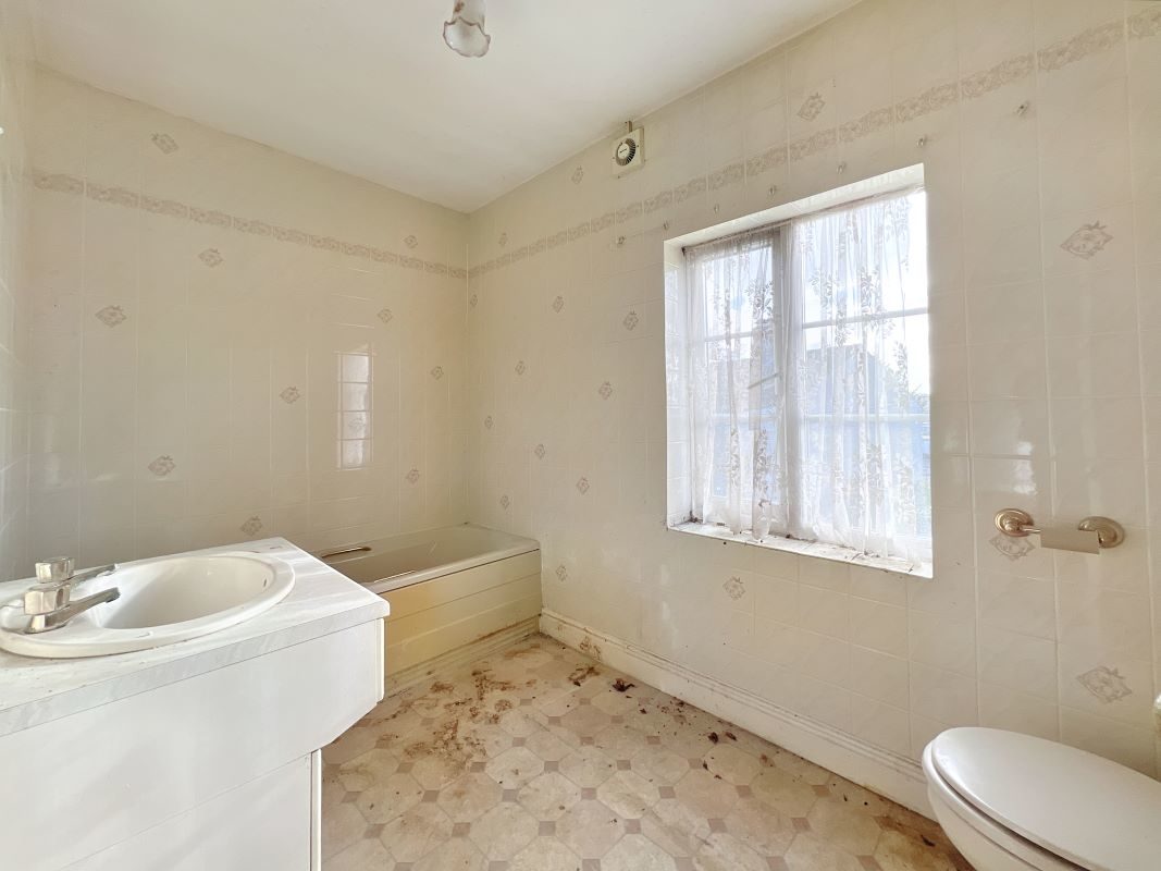 89 Carrow Road, Norwich, Norfolk, NR1 1HP lot image - 10