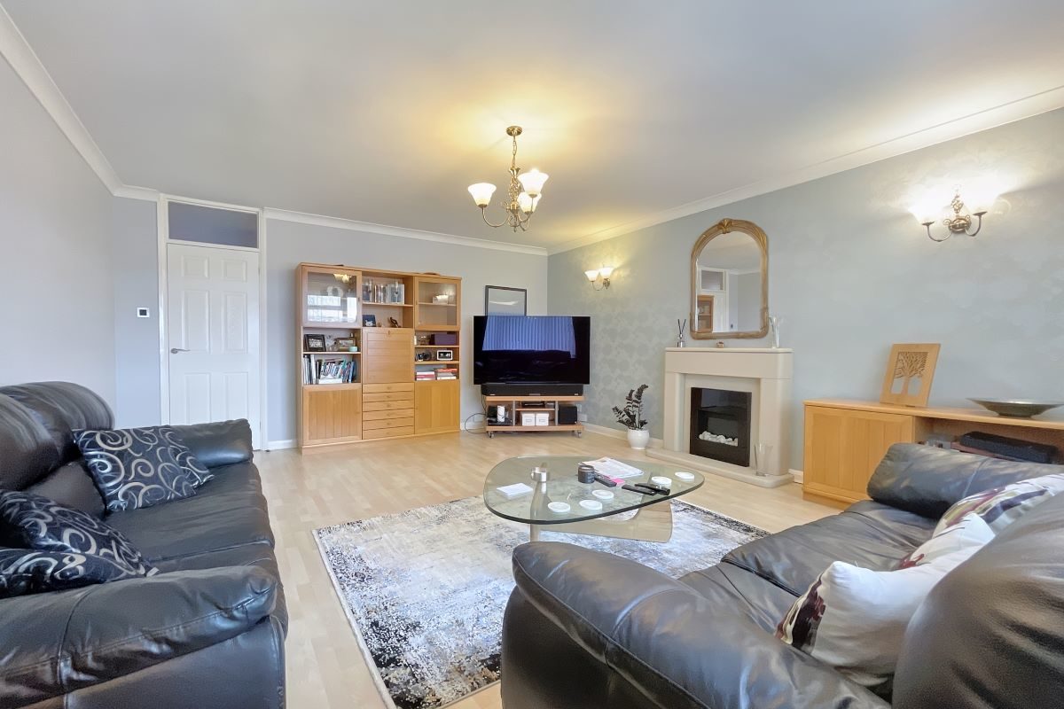 18 Badgers Bank, Ipswich, Suffolk, IP2 9EN lot image - 3