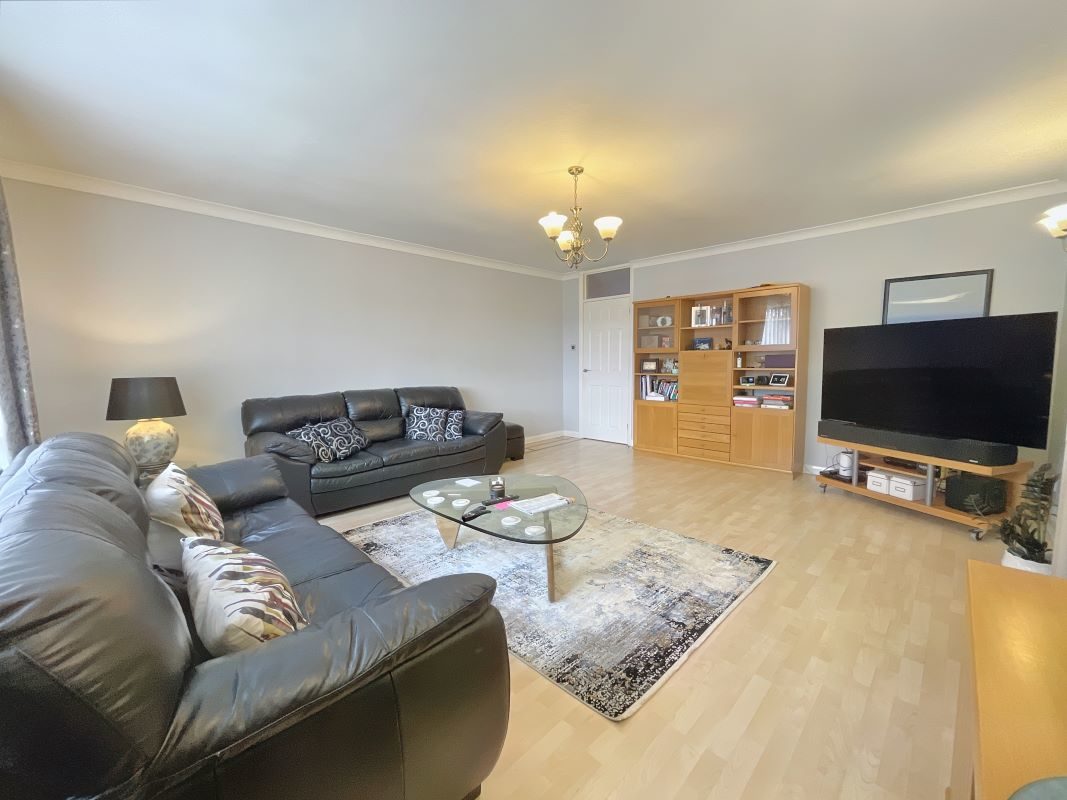 18 Badgers Bank, Ipswich, Suffolk, IP2 9EN lot image - 4