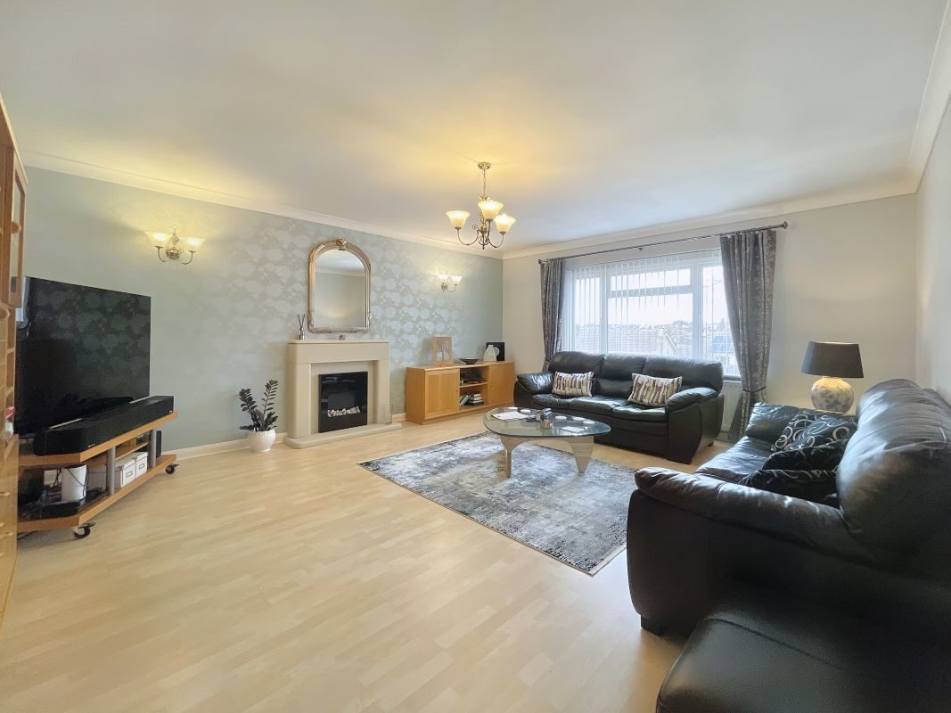 18 Badgers Bank, Ipswich, Suffolk, IP2 9EN lot image - 5